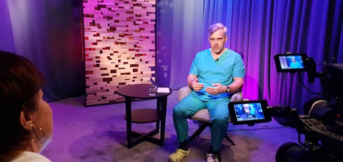 Filmări interviuri profesionale cu setup multi-cameră